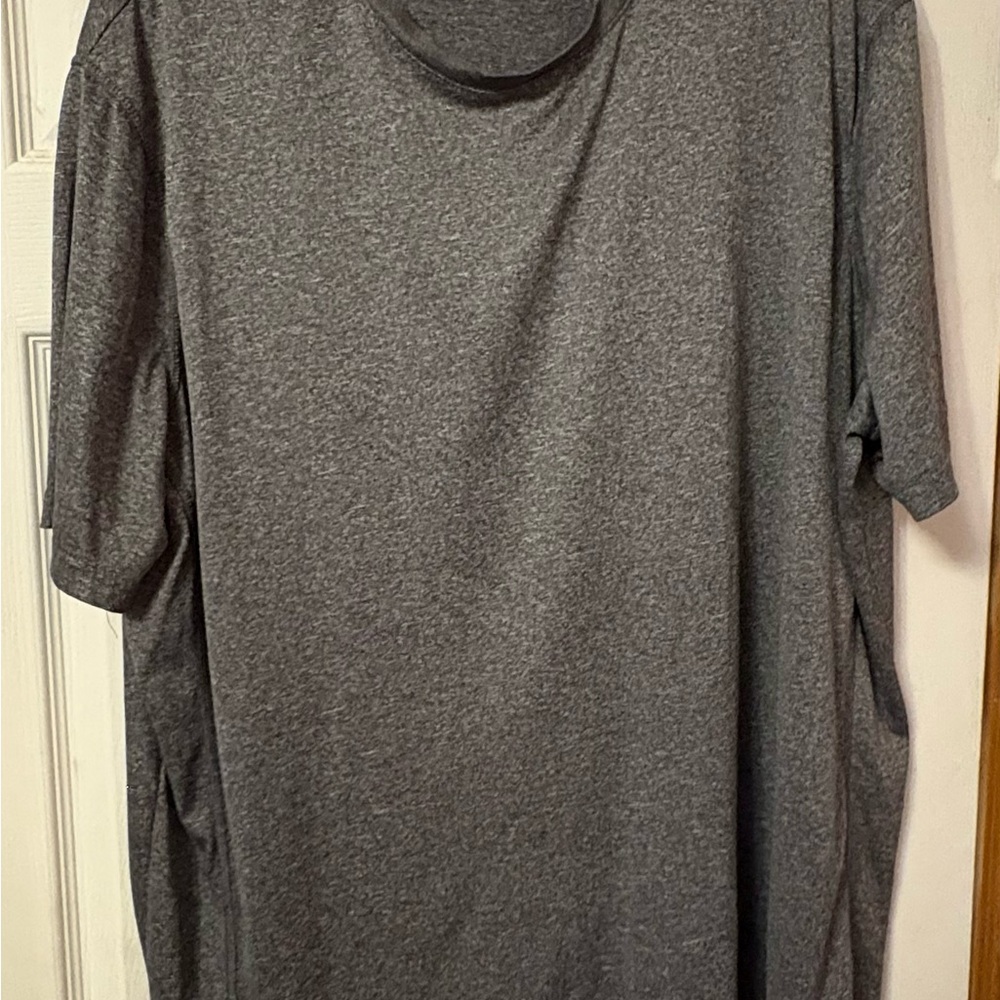 Tek Gear Gray Short Sleeve Tee